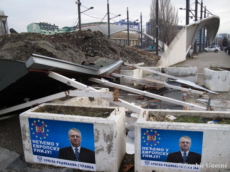 Mitrovica, barricade, main bridge, December 2011